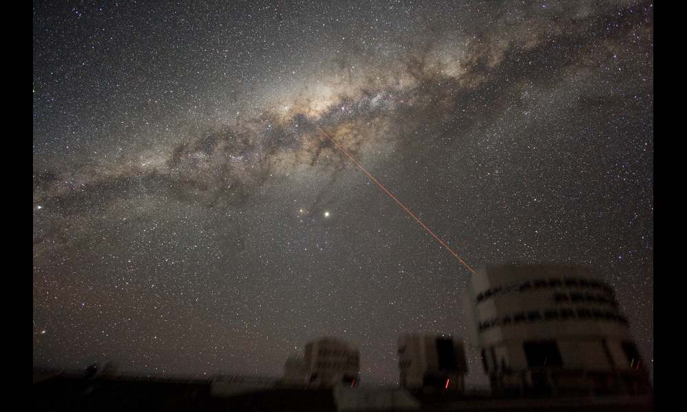 File:ESO-VLT-Laser-phot-33a-07.jpg | Nikthestunned on Wikimedia